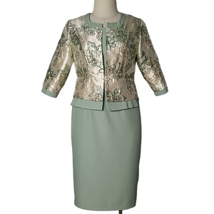 ชุดสูทผู้หญิงแบบสองชิ้น วัสดุหนา แต่งแบบหรูหรา - Product Image 2