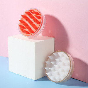 Cepillo de silicona para masaje del cuero cabelludo con cojín de aire y dientes suaves para limpieza y relajación del cabello - Product Image 1