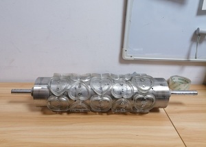 Vòng trái tim Berliner kem sô cô la lớp phủ Donut cán Máy cắt cho men bánh rán dây chuyền sản xuất <span class=keywords><strong>Mini</strong></span> tùy chỉnh kích thước - Product Image 5