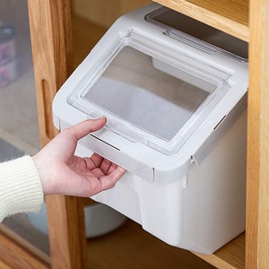 Hot Bán Kín Nhựa Ngũ Cốc Dispenser Hộp Lưu Trữ Nhà Bếp Thực Phẩm Hạt Gạo Container Pet Dog Mèo Thực Phẩm <span class=keywords><strong>Bin</strong></span> Với Khóa Nắp - Product Image 2