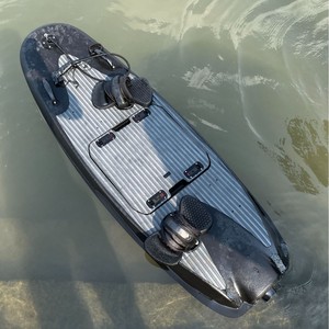 Tabla de surf eléctrica RUSH WAVE 48V, portátil, para deportes acuáticos en lagos y ríos, nivel intermedio, unisex. - Product Image 4