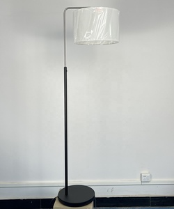 Contemporanea day Inn Dawn by Wyndham Hotel camera King/Queen Room e divano lampada da pavimento con paralume in tessuto E26 - Product Image 3