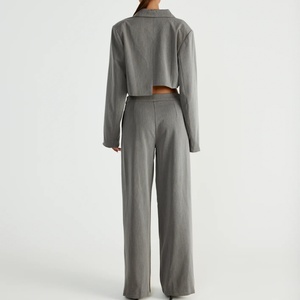 Conjunto de Dos Piezas a la Moda para Mujer, Traje a Medida de Alta Calidad 2025, Top a Rayas con Cuello en V y Manga Larga, Pantalones a Juego, Corte Entallado - Product Image 3