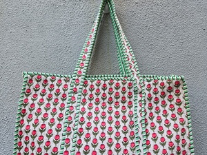 Bolsa de Mano Acolchada de Algodón con Estampado Floral Rojo y Azul, Bolsa de Compras, Bolsa de Viaje Boho para Mujer - Product Image 3