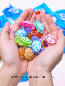 Bán buôn Mini <span class=keywords><strong>Glow</strong></span>-<span class=keywords><strong>in</strong></span>-<span class=keywords><strong>The</strong></span>-<span class=keywords><strong>Dark</strong></span> rùa Cặp Đồ chơi dễ thương nhựa thủ công hiển thị mảnh cho Bí Ẩn bất ngờ mù Túi - Product Image 3