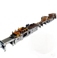 Machine automatique de fabrication de pochettes en papier alvéolé pour la production d'enveloppes rembourrées recyclables et d'emballages de protection