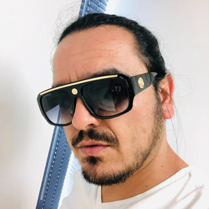 2026年トレンド新作高級ブランドメンズサングラス厚フレームファッションレディースハイセンスキャットウォークサングラスビッグフレームクールサングラス - Product Image 1