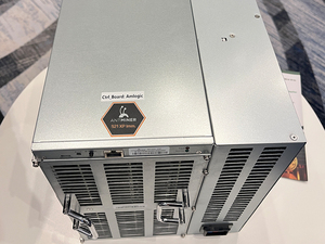Minería de Bitcoin con refrigeración por inmersión Bitmain Antminer S21 XP 300TH/s 4050W SHA-256 ASIC con modo dual NEM/HEM - Product Image 2