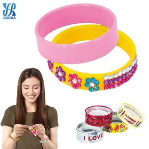 JH DIY Silicone Bracelets Stickers Set Badges Rubber Wristband Party Favor Decorations Supplie Toy