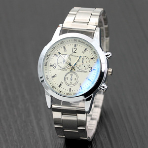 Montres en verre bleu pour hommes en gros, montres-bracelets à quartz tendance avec bracelet en acier pour hommes - Product Image 6