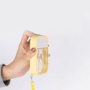 Flacon pulvérisateur plat en plastique vide rechargeable format carte de crédit 45ml 50ml pour alcool et parfum, format poche - Product Image 2