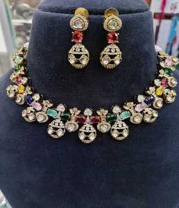 Ensemble collier et boucles d'oreilles élégants en moissanite rose Polki, bijoux de mariée indiens pour mariage et occasions festives - Product Image 6