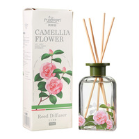 Diffuseur de roseaux de parfum de luxe aux arômes naturels avec bâtonnets de fleurs séchées et bouteille en verre d'huile essentielle pour la décoration de voiture