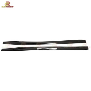 สเกิร์ตข้างคาร์บอนไฟเบอร์แบบเปียกสไตล์ V สำหรับ Nissan GTR R35 ปี 2017-2020 ชุดแต่งสเกิร์ตข้างคาร์บอนสำหรับรถยนต์ อะไหล่ตกแต่งรถยนต์ - Product Image 1