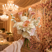 Bouquet de mariée cascade blanc et vert, fleurs artificielles en soie, arrangement artisanal d'orchidées et de magnolias pour mariage