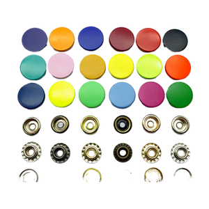 Sujetadores <span class=keywords><strong>de</strong></span> broches esmaltados <span class=keywords><strong>de</strong></span> buena calidad, abrigo <span class=keywords><strong>de</strong></span> mujer <span class=keywords><strong>de</strong></span> color metálico debajo del plumón, cuatro botones - Product Image 1