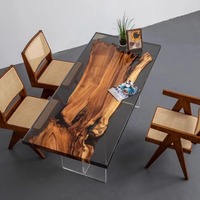 Table de rivière en résine d'art en noyer au design moderne glamour Structure en bois massif Salle à manger époxy transparente pour l'extérieur assemblée