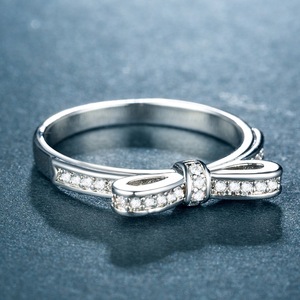 Anello con Fiocco per Donne, Gioiello Elegante e Scintillante, Vendita all'Ingrosso - Product Image 4