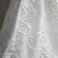 Tissu 3D brodé ajouré 100 % coton respirant style floral blanc pour robes de mariée et vêtements sur mesure OEM pour femmes LH