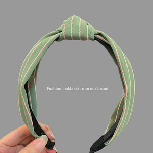 Fascia per Capelli Coreana Larga e Alla Moda Fatta a Mano, Accessorio per Capelli di Tendenza per Feste, Design Semplice e Dolce per Lavarsi il Viso - Product Image 2