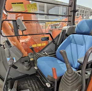 Excavatrice sur chenilles d'occasion Hitachi ZX135US, peinture d'origine, 13 tonnes, excavatrice d'occasion Hitachi ZX135 EX135 ZX130 à vendre à bas prix - Product Image 6