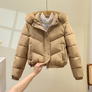 Parka <span class=keywords><strong>invernali</strong></span> corti <span class=keywords><strong>vestiti</strong></span> da <span class=keywords><strong>donna</strong></span> aggiungono velluto addensato copricapo in pelliccia rimovibile con cappuccio giacche calde 2025 - Product Image 1