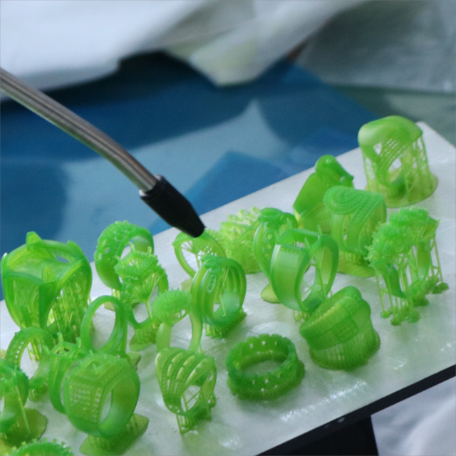 Ifun Hot Sale Resin Series 700D Wholesale High Quality Product Jewelry 1000g Green 3D Printing Resin Castable Resin for Jewelry