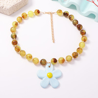Collier Y2K tendance style doux avec perles roses et pendentif fleur en céramique – Bijou bohème pour femme, idéal pour les vacances et le quotidien, cadeau parfait