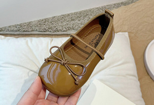 Chaussures de princesse à nœud en cuir PU pour bébés et jeunes enfants, idéales pour les fêtes - Product Image 6