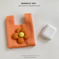 Mini sac à main carré mignon et durable en polyester, portable, avec sangle de poignet, pochette de rangement pour pièces de monnaie, rouge à lèvres, porte-clés et pendentif enfant