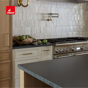 ตู้ครัวแบบเรียบง่าย ปราศจากความยุ่งเหยิง ทำจากไม้โอ๊คขาว พร้อมรายละเอียดแบบสลิมเชคเกอร์และลิ้นชักแบบโดว์เทล - Product Image 6