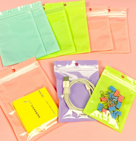 Sacs en plastique transparents à fermeture éclair avec trou de suspension, sachets d'emballage refermables en polyéthylène pour accessoires électroniques, bonbons et petits gadgets