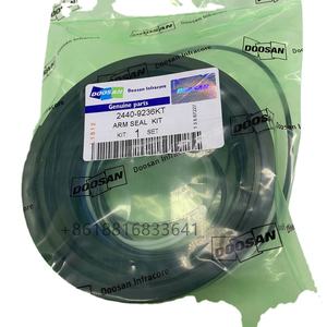 ชุดซีลแขนกระบอกไฮดรอลิก S210W-V S220LC-V S220N-V S225LC รุ่น 2440-9236KT - Product Image 1