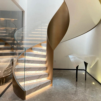 Escalier incurvé en marbre gris pour l'extérieur des bâtiments, design simple, pour garde-corps en fer, à vendre