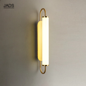 โคมไฟติดผนังสไตล์นอร์ดิกมินิมอลหรูหรา รูปทรงยาว สำหรับห้องนอนข้างเตียง พร้อมกระจกเรียบง่าย เหมาะสำหรับห้องนั่งเล่น ทางเดิน และผนังตกแต่ง - Product Image 5