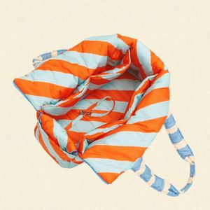 Bolsa de Transporte para Mascotas Impermeable con Logotipo Personalizado al por Mayor, Bolsa de Transporte para Perros Pequeños con Diseño de Bloques de Color, para Perros al Aire Libre - Product Image 5