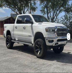 RECÍEN LLEGADO: CAMIONETA USADA DODGE <span class=keywords><strong>RAM</strong></span> 1500 Laramie DOBLE CABINA - Product Image 2