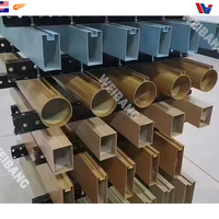 Plafonds en PVC à design en bande, système de grille encastrée, matériau ignifuge