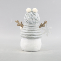 Figurine de bonhomme de neige en résine de Noël avec vêtements en laine et décorations flocons de neige pour la table de fête