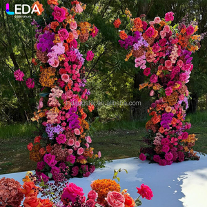 เวทีงานแต่งงาน LEDA ตกแต่งด้วยดอกกุหลาบหลากสีสัน ฉากหลังดอกไม้ประดิษฐ์ ซุ้มโค้ง - Product Image 4