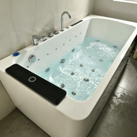 Bañera de Hidromasaje Acrílica Negra de Alto Brillo, Independiente, con TV LED, Jets de Hidromasaje, Control Inteligente, Rectangular, Tipo Spa, para Villa