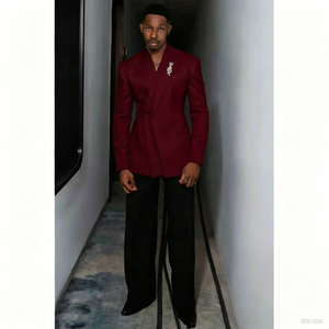 Costume <span class=keywords><strong>Homme</strong></span> Tendance 2 Pièces : Veste Blanche et Pantalon Noir, Deux Boutons, Revers Pointus, Haute Qualité, Idéal Banquets et Cérémonies, Tenue de Célébrité Masculine - Product Image 3