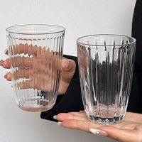Mug à café glacé en verre sodocalcique sans pied et sans couvercle, style nordique, avec motif à rayures verticales simples