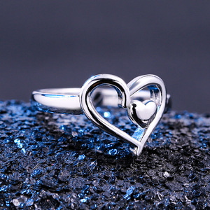 Anello a doppio cuore per donna, romantico, minimalista, da indossare tutti i giorni, accessorio regalo - Product Image 3