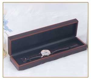 Caja de reloj de madera lacada al horno - Product Image 4