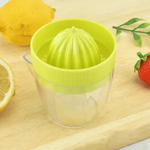 Manual Fruit And Vegetable Multifunctional Mini Can Carry A Manual Press