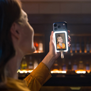 หน้าจอเซลฟี่ Insta360 Snap ดั้งเดิม ดูภาพแบบเรียลไทม์ เพียงเสียบแล้วสร้างภาพได้เลย ไม่ต้องเชื่อมต่อบลูทูธ ไม่ต้องชาร์จ - Product Image 2