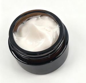 Crème revitalisante White Shield 1000g avec niacinamide et peptides pour éclaircir, hydrater et prendre soin <span class=keywords><strong>de</strong></span> <span class=keywords><strong>la</strong></span> barrière cutanée - Product Image 2