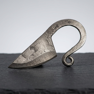Couteau de cou EDC forgé à la main sur mesure, lame fixe en acier carbone, couteau de cou celtique en acier carbone fait main avec collier en cuir - Product Image 3