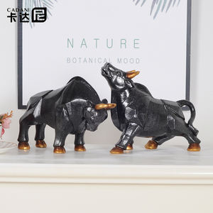 Escultura Decorativa de Resina Epoxi con Diseño de Vaca de la Suerte, Estilo Europeo Simple y Lujoso para Decoración del Hogar - Product Image 5